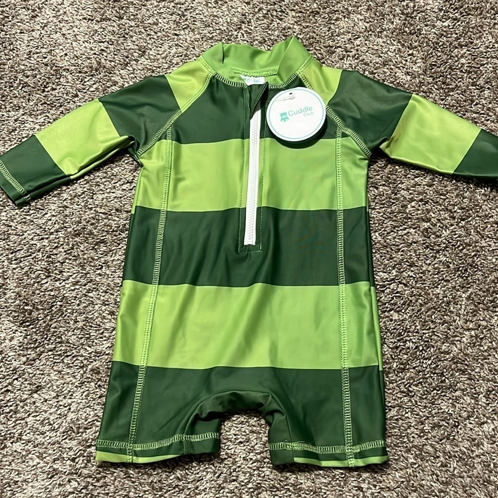 Cuddle‎ Club NWT Green Striped Caterpillar Sunsuit 6-12M